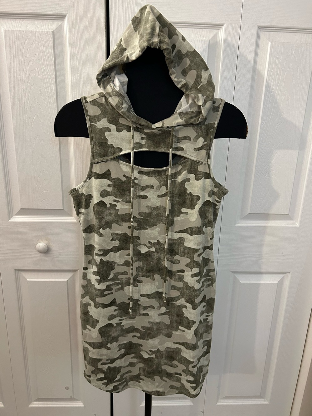Expose chest hooded camo dress
